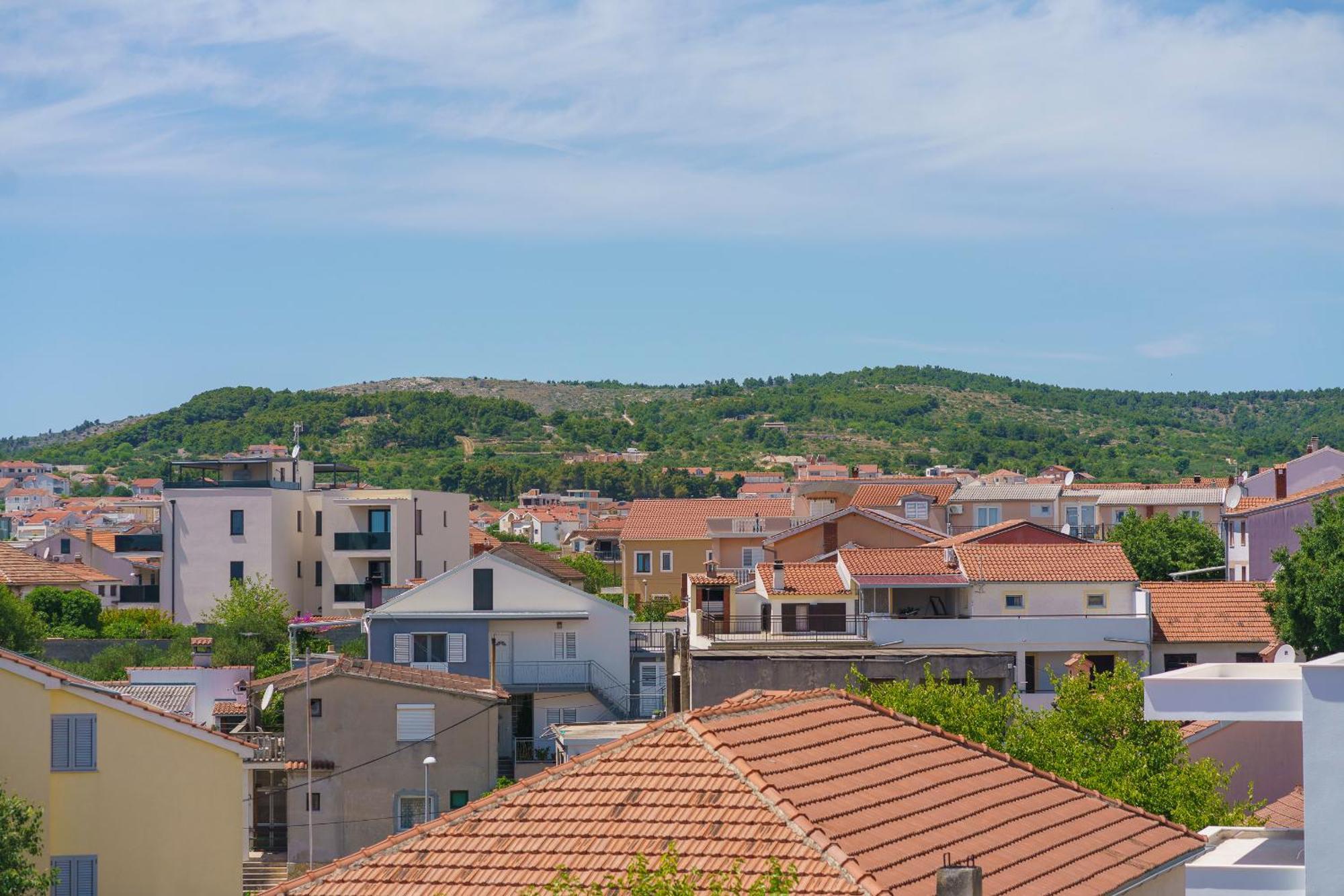 Family Petrov Apartments Vodice Bagian luar foto