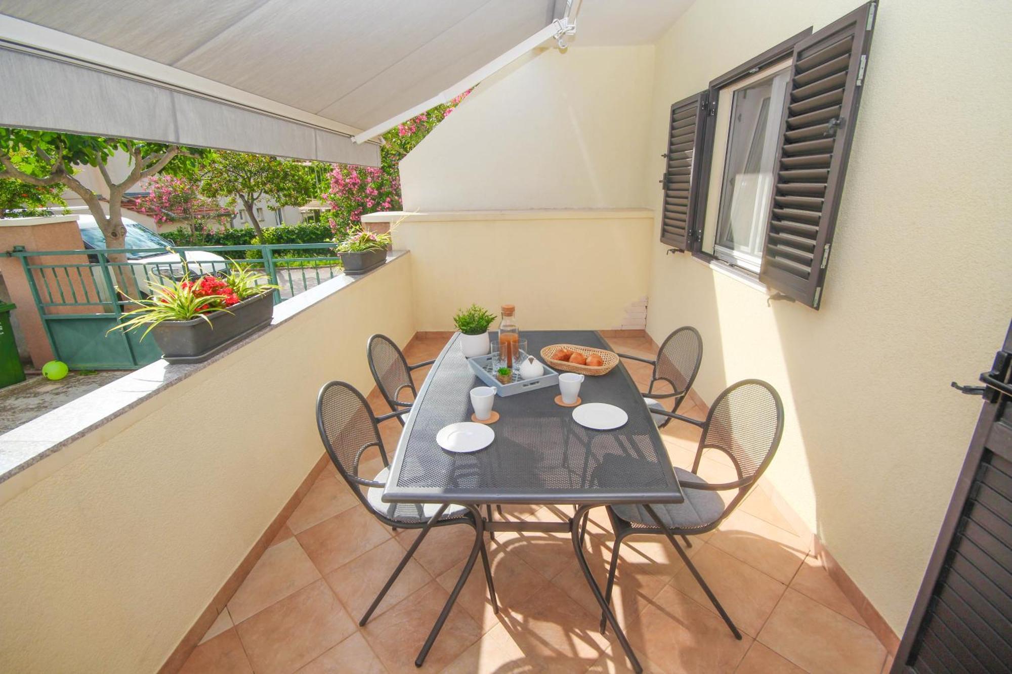Family Petrov Apartments Vodice Ruang foto