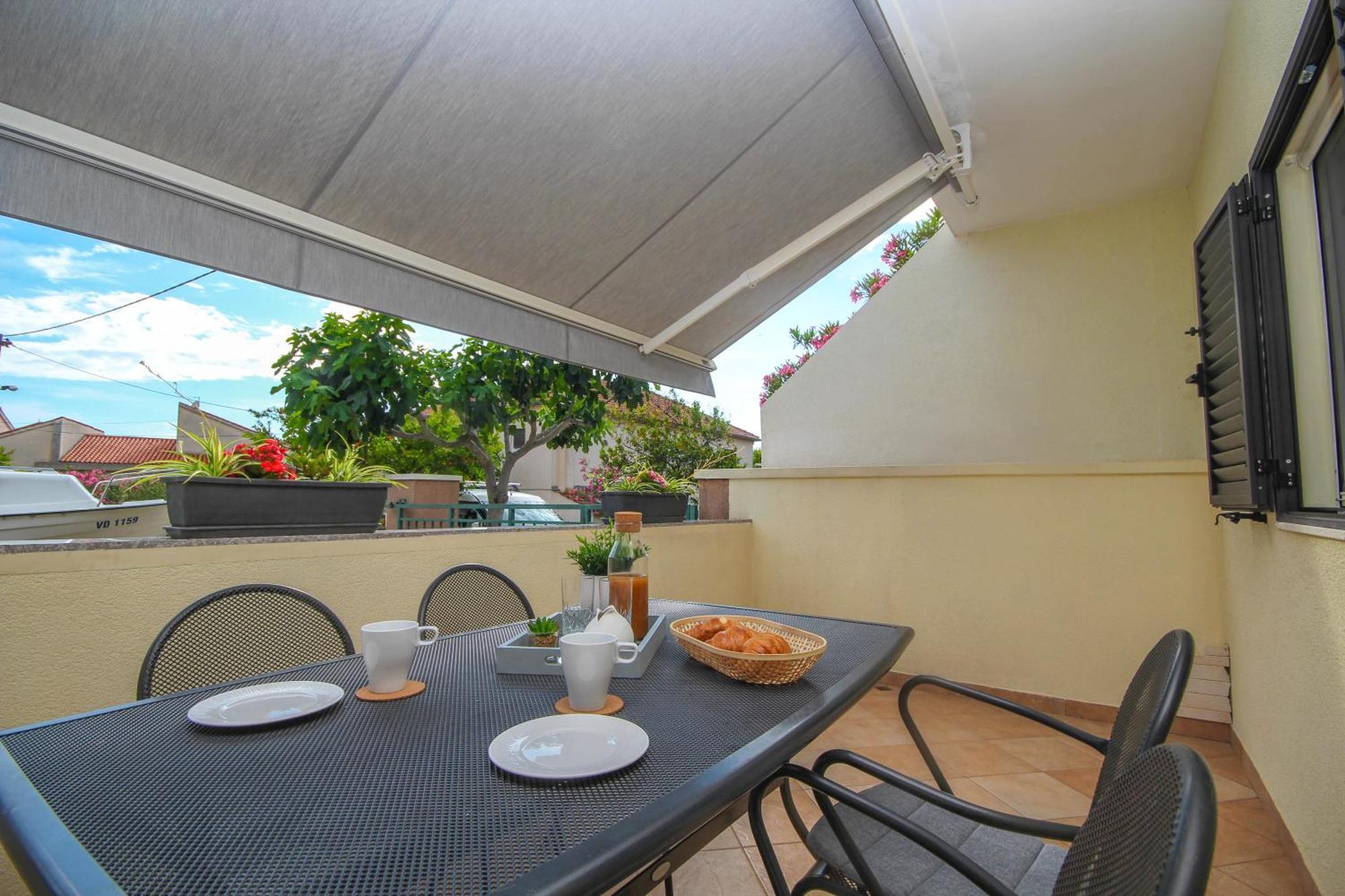 Family Petrov Apartments Vodice Ruang foto